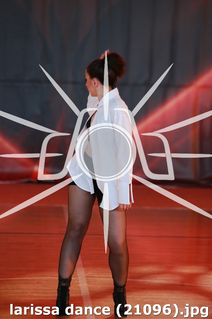larissa dance (21096).jpg