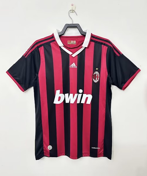 Equipación local del AC Milan 2009-10.jpeg