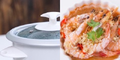 Cho tôm vào hỗn hợp bước 2, trộn đều lần nữa. Cho tôm ra khay hay tô chịu nhiệt, bắc lên nồi hấp cách thủy. Sau khoảng 5-8 phút là tôm chín, lấy ra.
