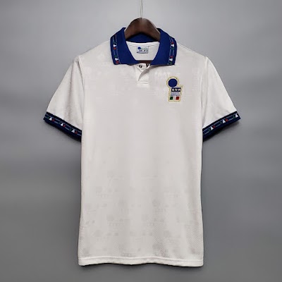 Retro 1994 Italia Visitante @lumorasports.jpeg