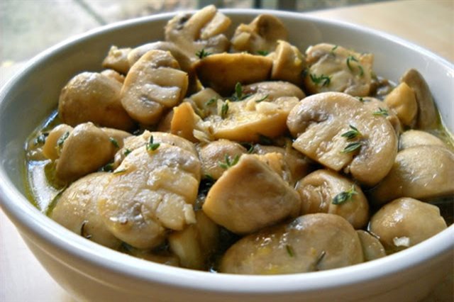 Nấm Xào Lá Thyme