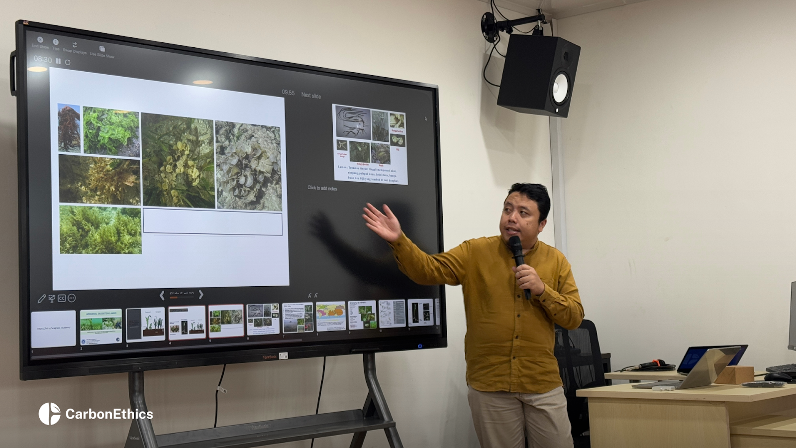 Marine Science Department Lecturer at Maritime Raja Ali Haji University, Aditya Hikmat Nugraha, is giving a presentation.