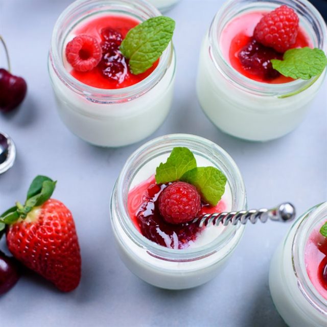 Sữa Chua Mứt Trái Cây