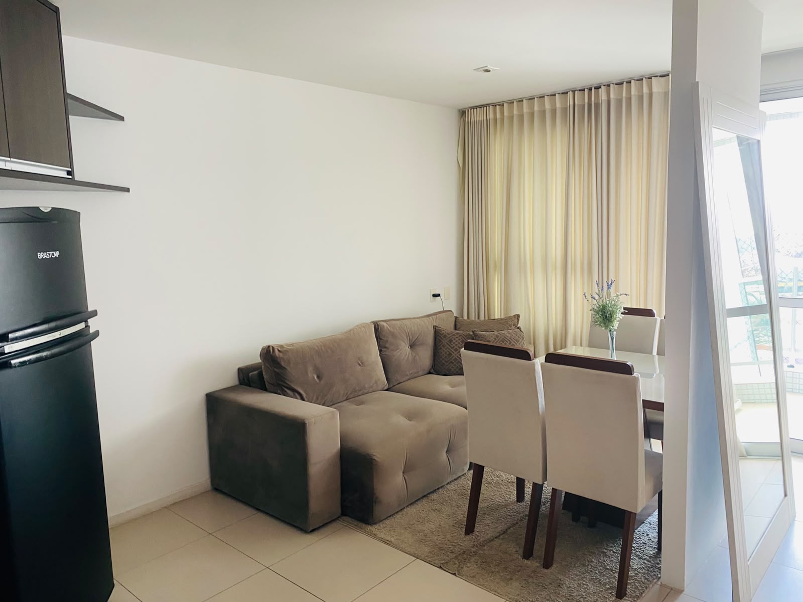 Apartamento, Caminho das Árvores