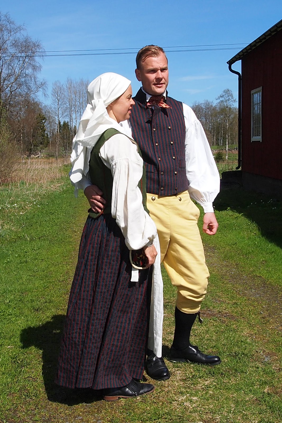 Småland, Södra Vedbo. Dräkten efter omarbetning på 50-talet. Foto Depui.