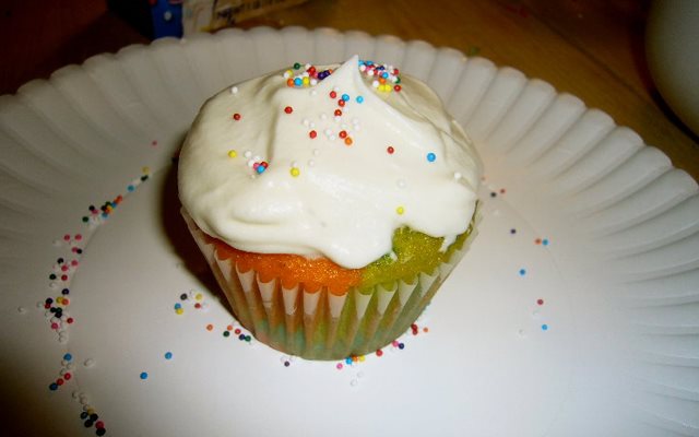 Bánh Cupcake Nhiều Màu
