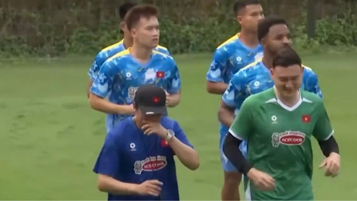 Chờ đợi danh sách đội tuyển việt nam cho chiến dịch ASEAN Cup - Đài Phát thanh và truyền hình Hà Nội