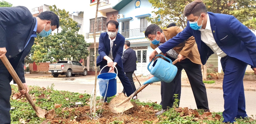 Trường Đại học Tây Bắc ra quân phát động Tết trồng cây - Xuân Tân Sửu 2021