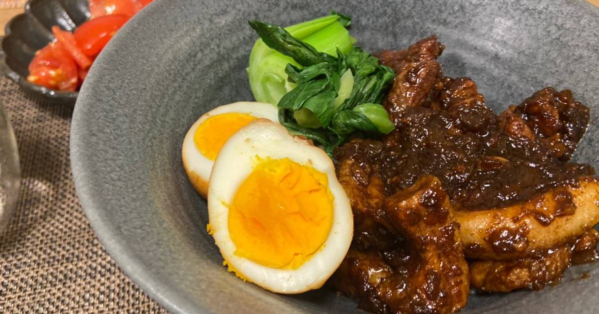 Thịt heo kho kiểu Đài Loan với luộc trứng lòng đào (Taiwan style braised pork with 
boiled eggs)