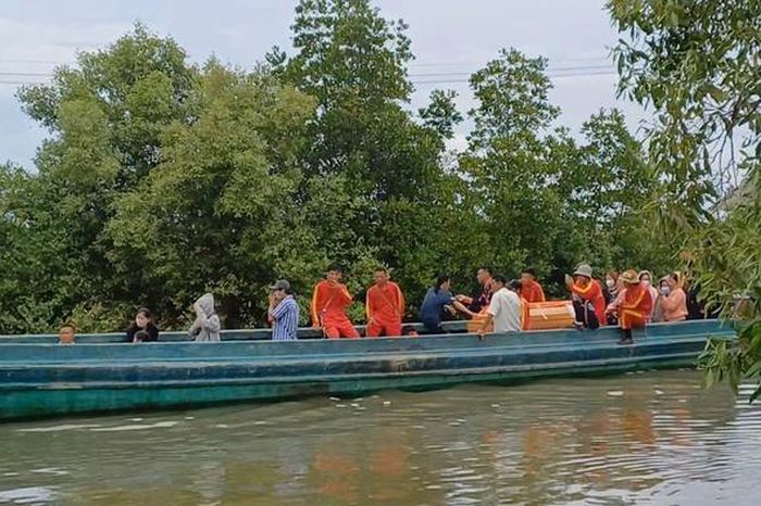 Đẫm nước mắt lễ tiễn đưa 2 nạn nhân trong vụ thảm án ở Tây Ninh - Báo Người Lao Động
