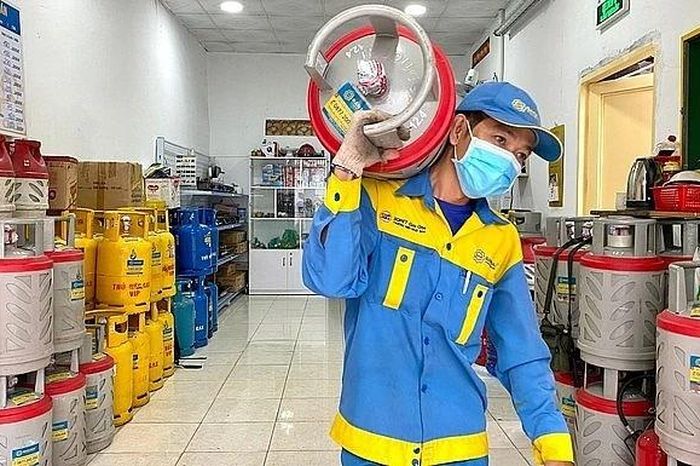 Giá gas tại TP HCM lập kỷ lục: Trên 660.000 đồng/bình 12kg - Báo Tri thức &amp; Cuộc sống