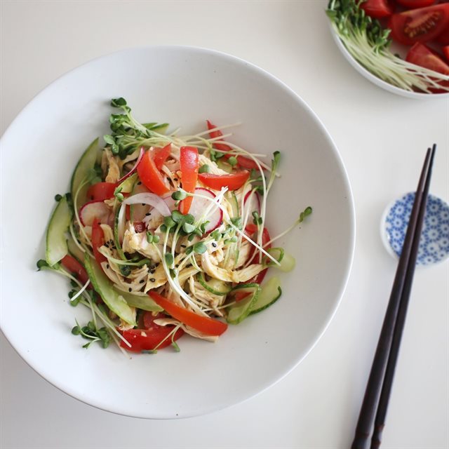 Salad Thịt Gà Trộn Rau Củ Tươi Mát