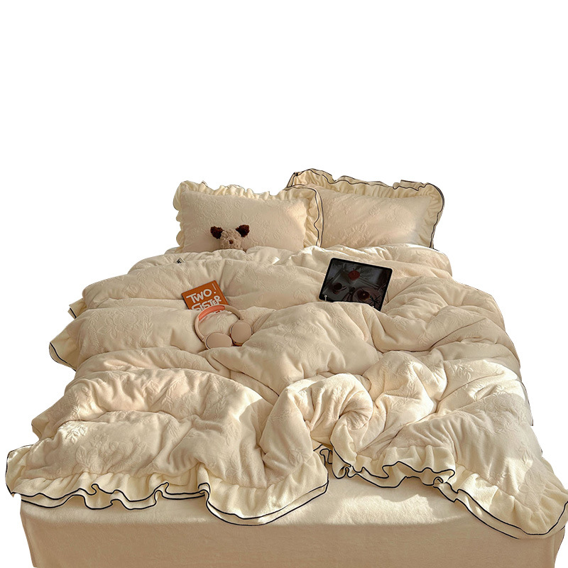 Milk Fiber Bedding Set with Lace Edge