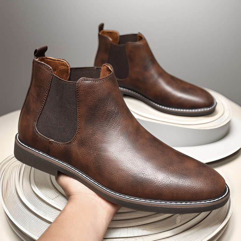 Men's Chelsea boots in British vintage style