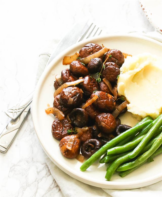 Nấm Mỡ Xào Hành Tây