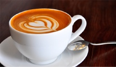 Cà phê capuchino với hương vị đặc biệt của nước Ý. Mang đến hương vị cà phê hấp dẫn cho bữa sáng thêm sinh động. Đặc biệt trình bày bắt mắt là một tuyệt chiêu của thức uống nổi tiếng này.