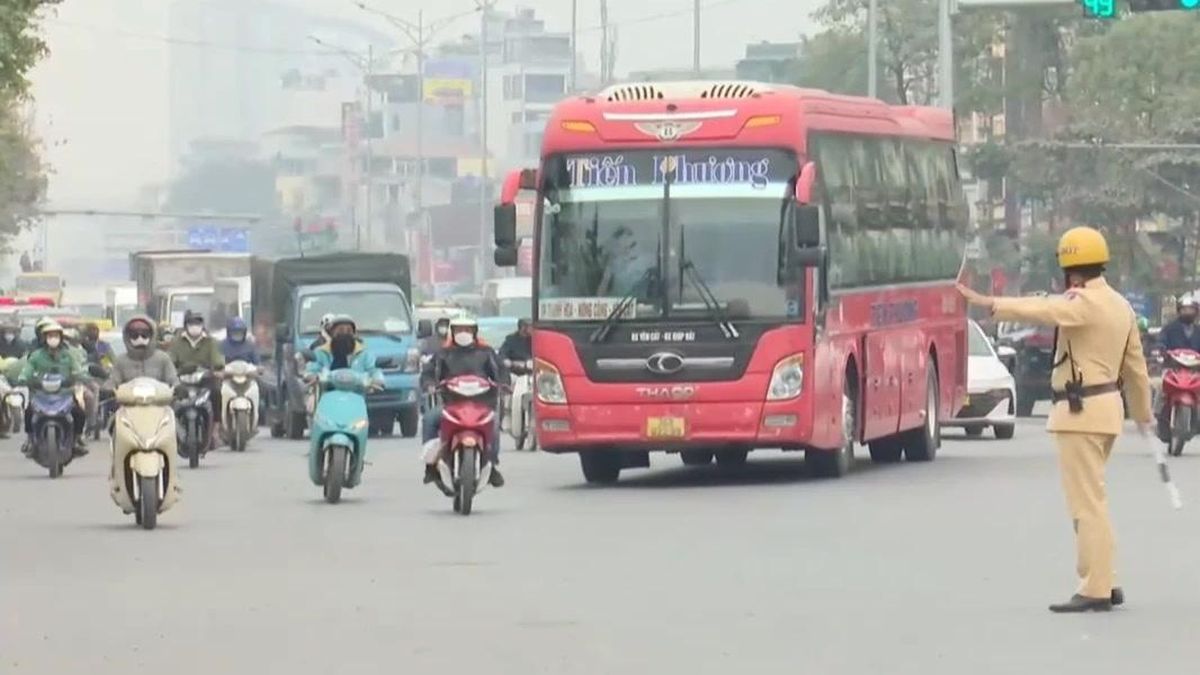 Đề xuất phạt nặng xe chở khách 'trá hình' - Đài Phát thanh và truyền hình Hà Nội