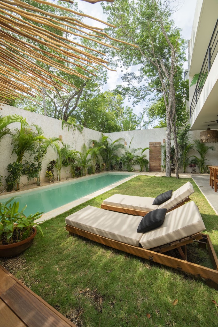 Daybed at the water's edge