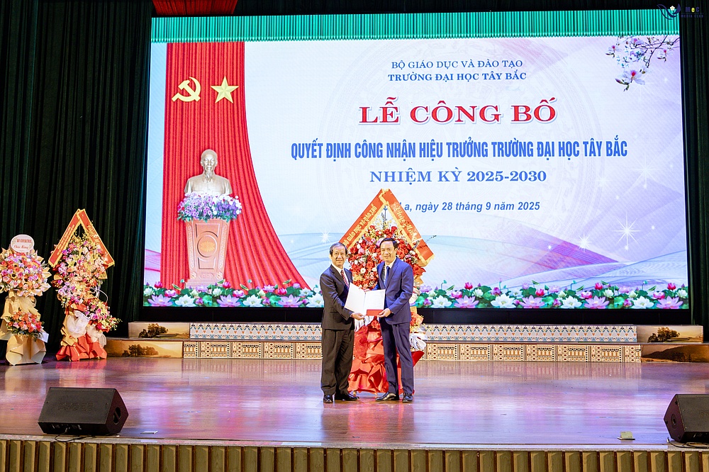 Lễ Công bố Quyết định công nhận Hiệu trưởng Trường Đại học Tây Bắc nhiệm kỳ 2025 - 2030