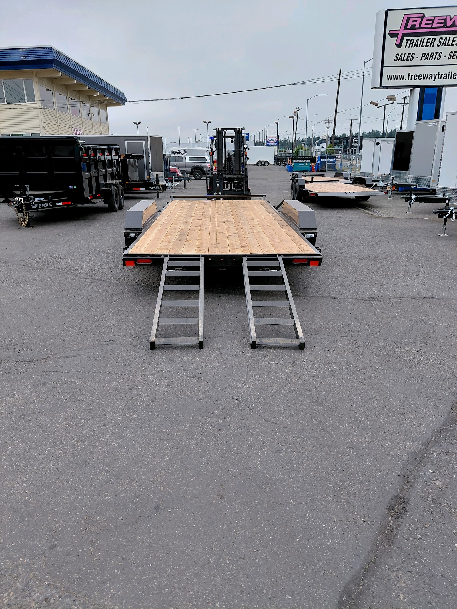 10K Auto/Equipment Flatbed
