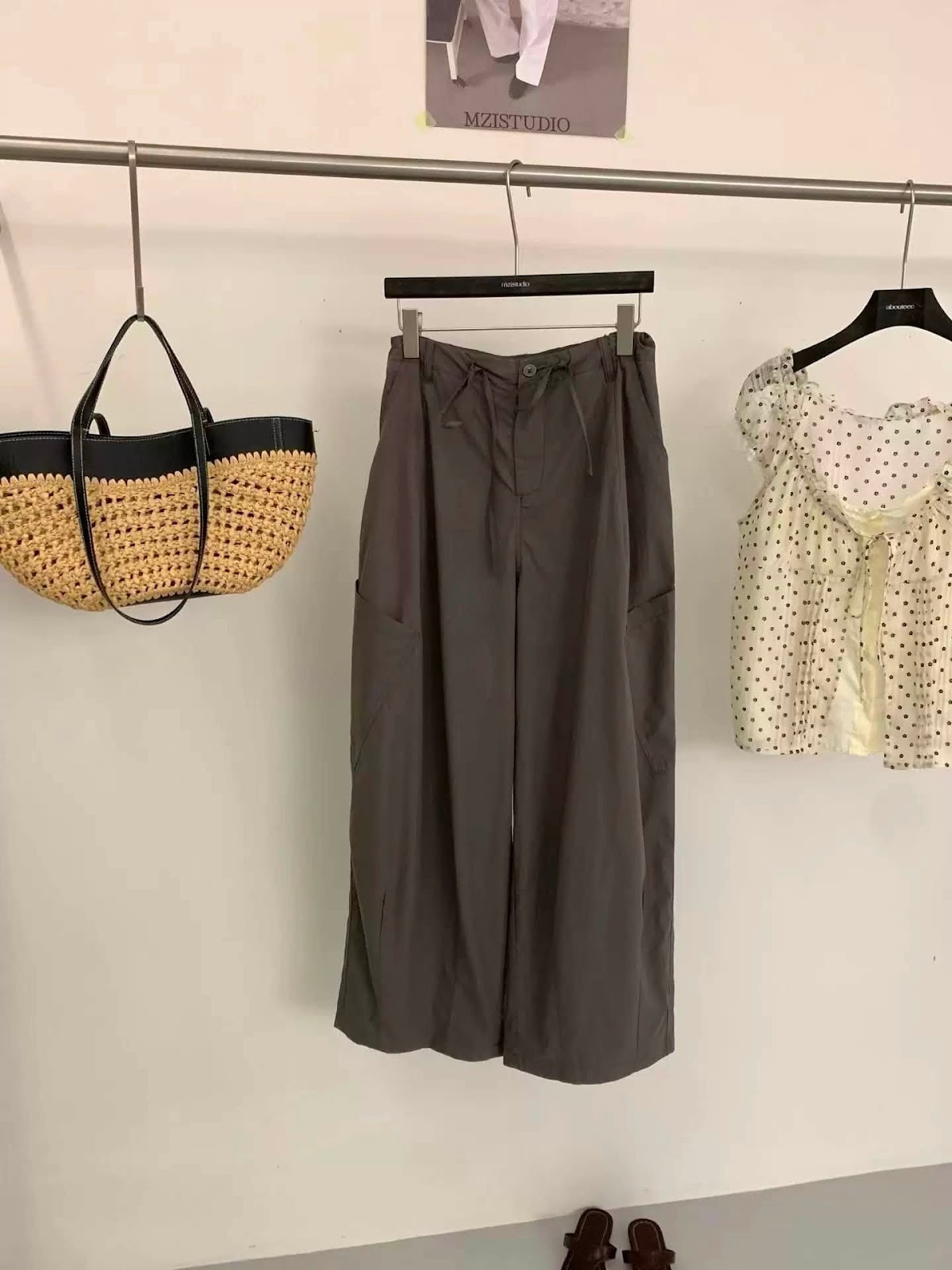 Quần ống rộng vải trơn dây rút eo 2túi vuông bên XONXEN SHOP 3725 – Image 4