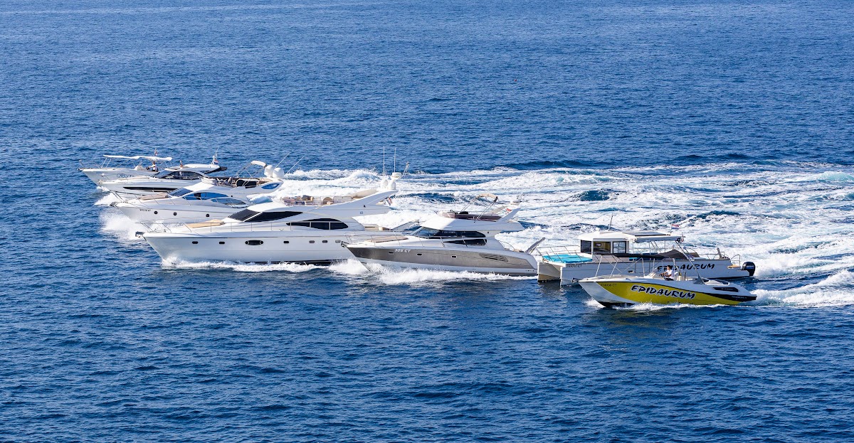 Azimut 43 Fly motor yacht near Dubrovnik
