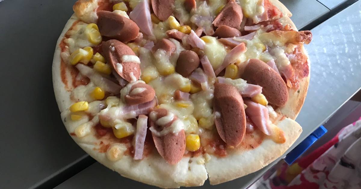 Pizza thịt nguội xúc xích ngô ngọt
