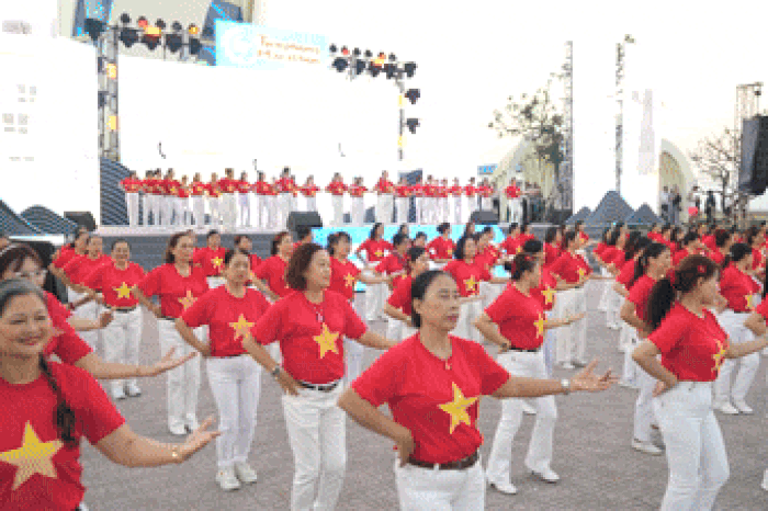 Vũ điệu 'bùng nổ' Nha Trang, lan tỏa niềm tin người tiêu dùng Việt - Báo Tiền Phong
