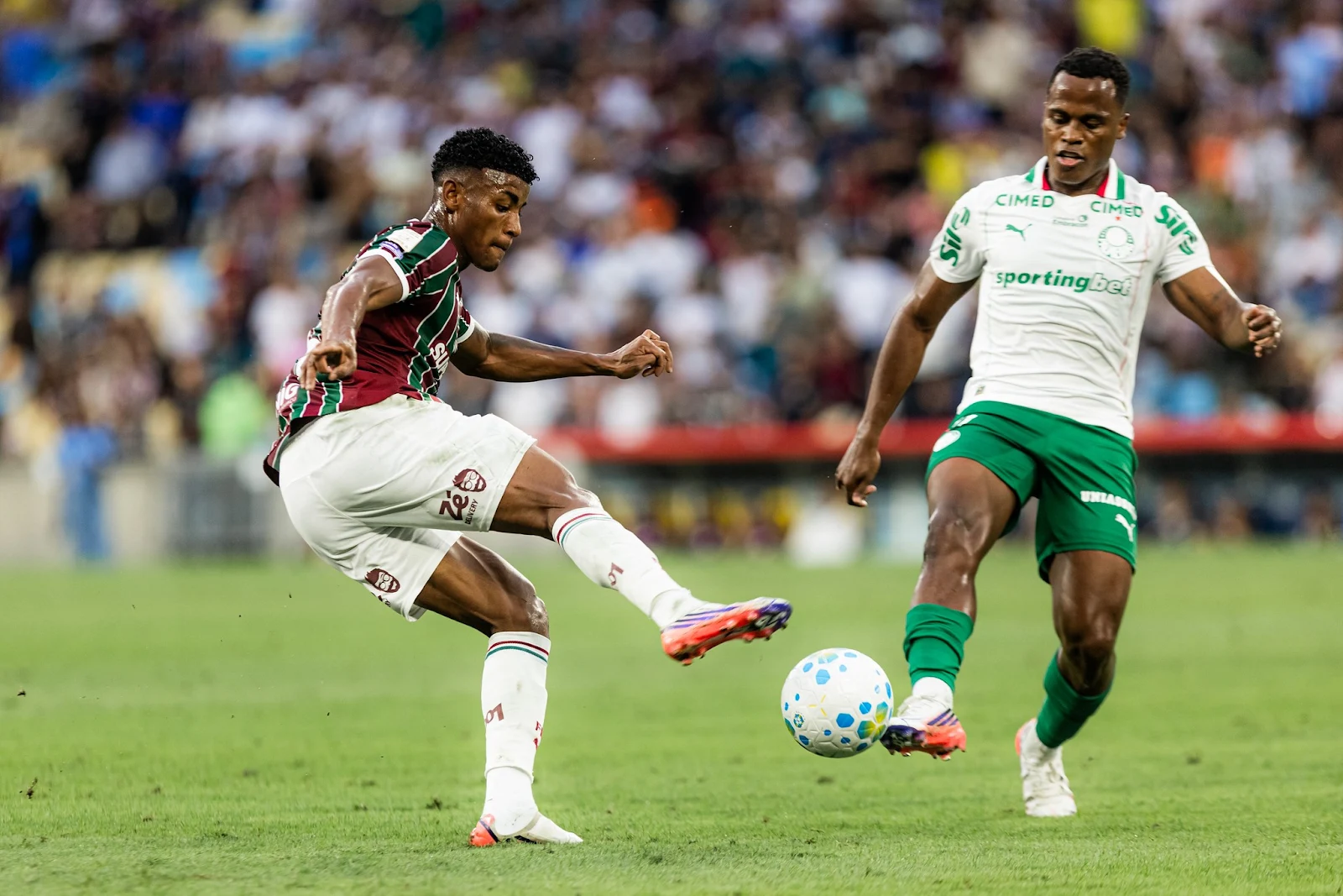 Jhon Arias saat bertanding dalam laga Fluminense melawan Palmeiras di Stadion Maracanã.