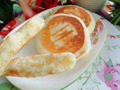 Bánh bao sữa chay với bánh mềm xốp, thơm thoảng mùi sữa hấp dẫn. Đặc biệt đây là món bánh chay nên phù hợp cho bữa sáng những ngày chay của tháng nhé.