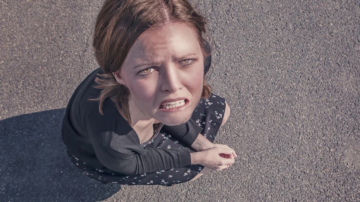 직관적 판단이 오류를 일으키는 심리적 메커니즘 분석