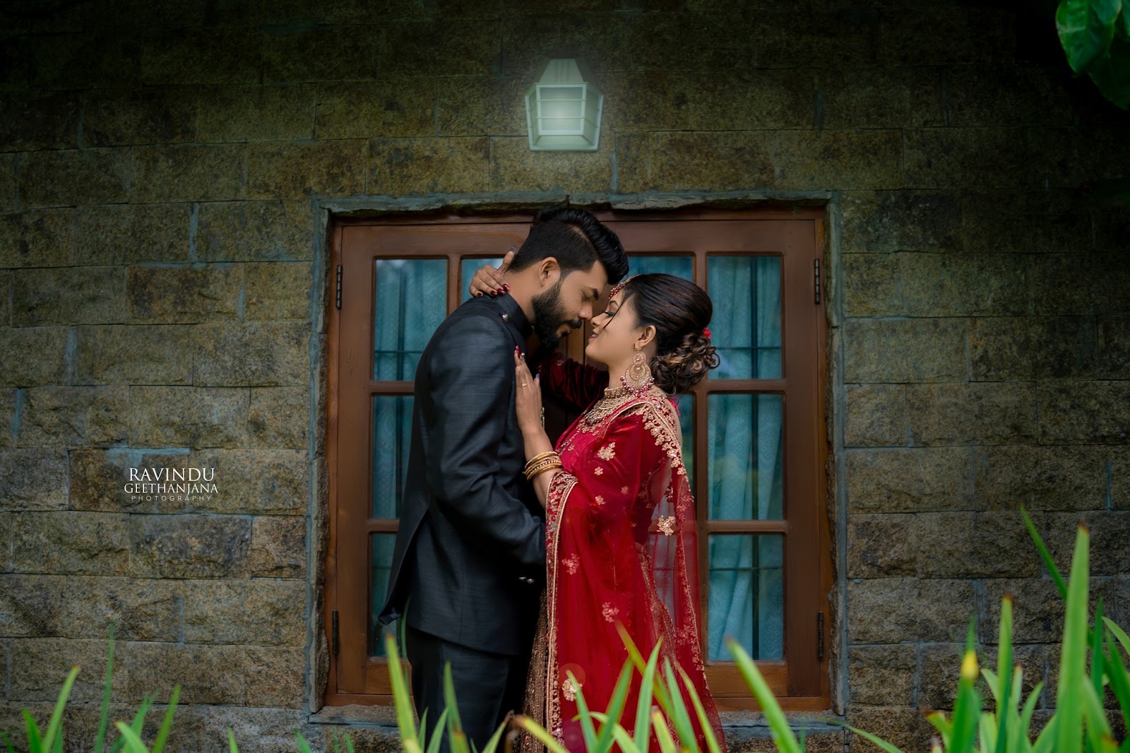 Thilina and Chathurika homecoming photography - traditional couple portrait
