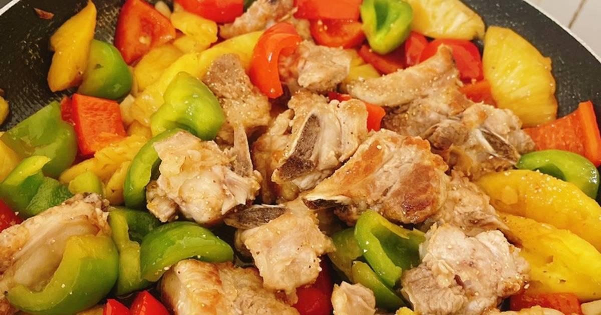 Sườn xào ớt chuông và thơm