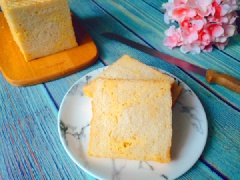Để bánh được hình khối hợp thì khuôn bánh phải có nắp đậy kín và cài chốt lại nhé! Bánh mì sữa nướng thơm béo không khó như bạn tưởng. Tranh thủ cuối tuần vào bếp triển ngay để nghiệm chứng những gì tiếp thu được nhé!
