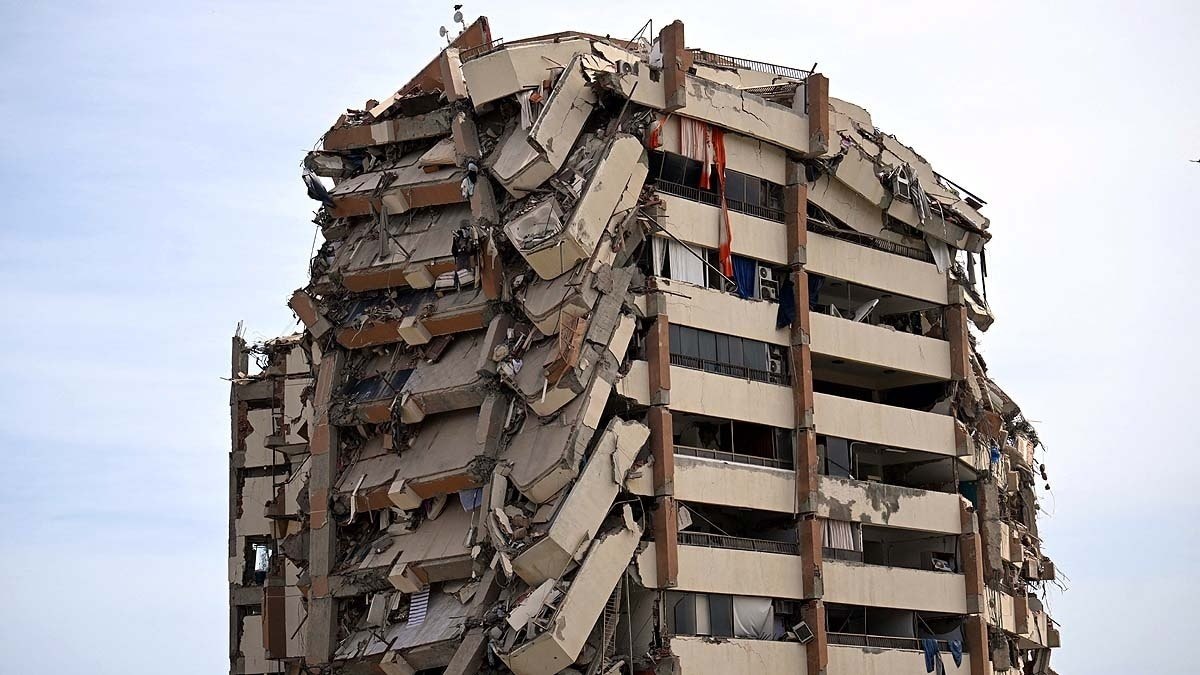 Venezuela Earthquake Toll Climbs to 920, Over 50,000 Missing