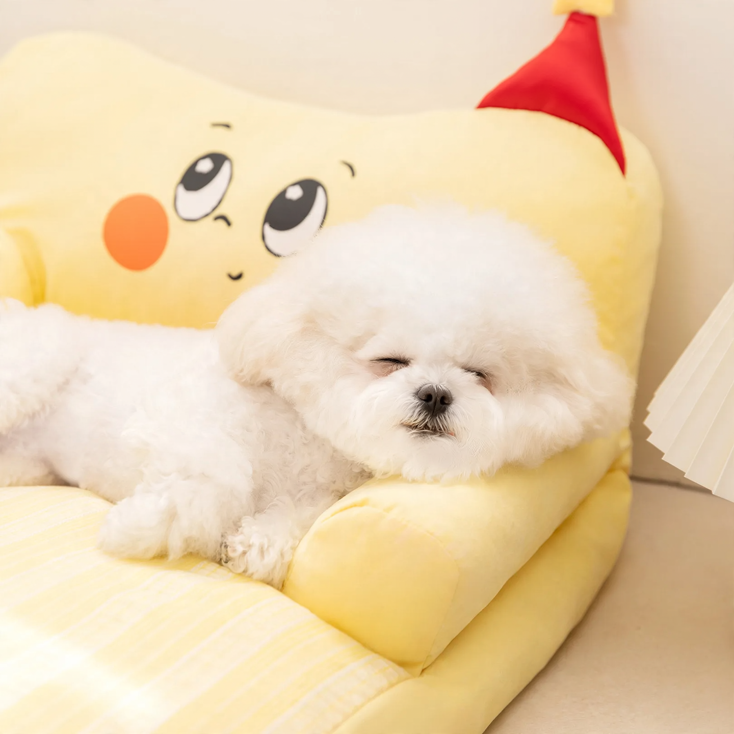 Breathable pet bed with backrest