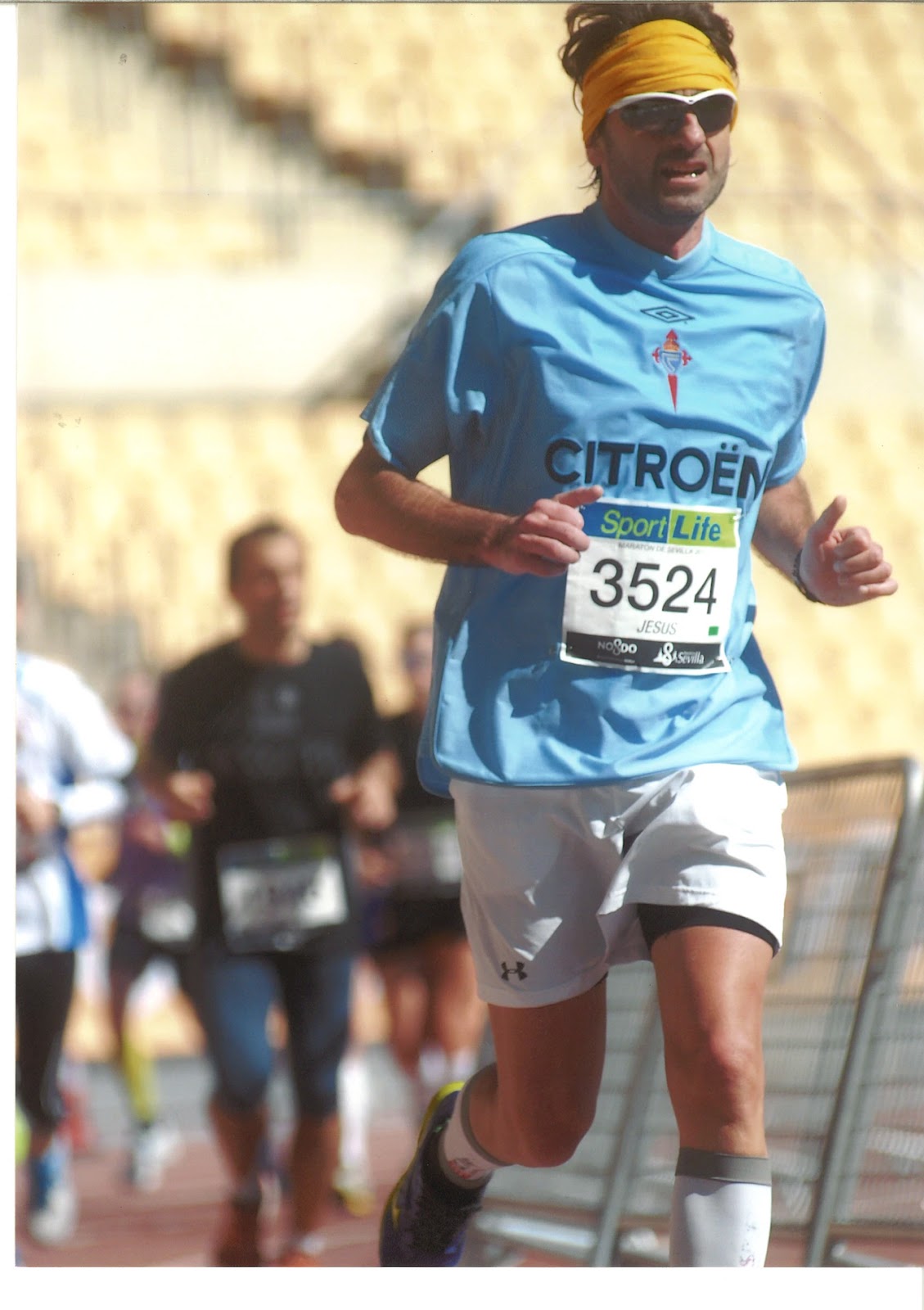 Fotografía finisher de MARATON SEVILLA