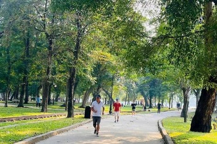 Hạ rào công viên Thống Nhất: Mở lối xanh, kết nối phố phường - Báo Hà Nội Mới