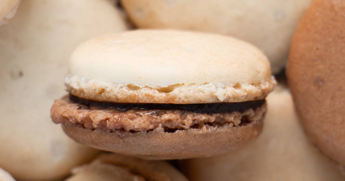 French Macarons with Chocolate Ganache