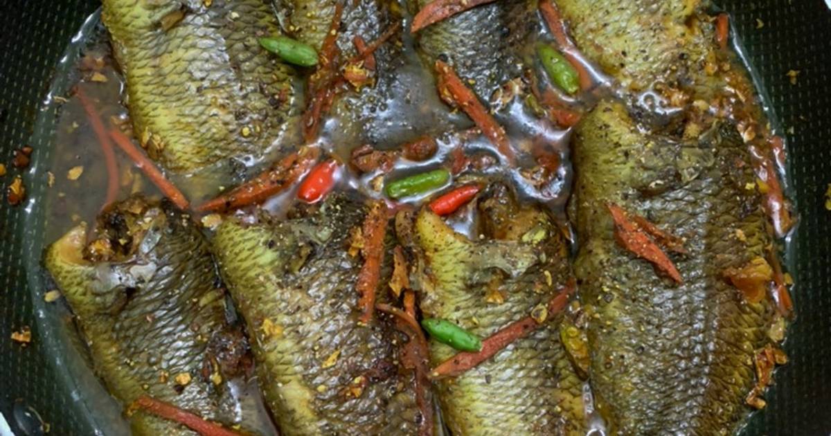Cá rô “câu” kho nghệ