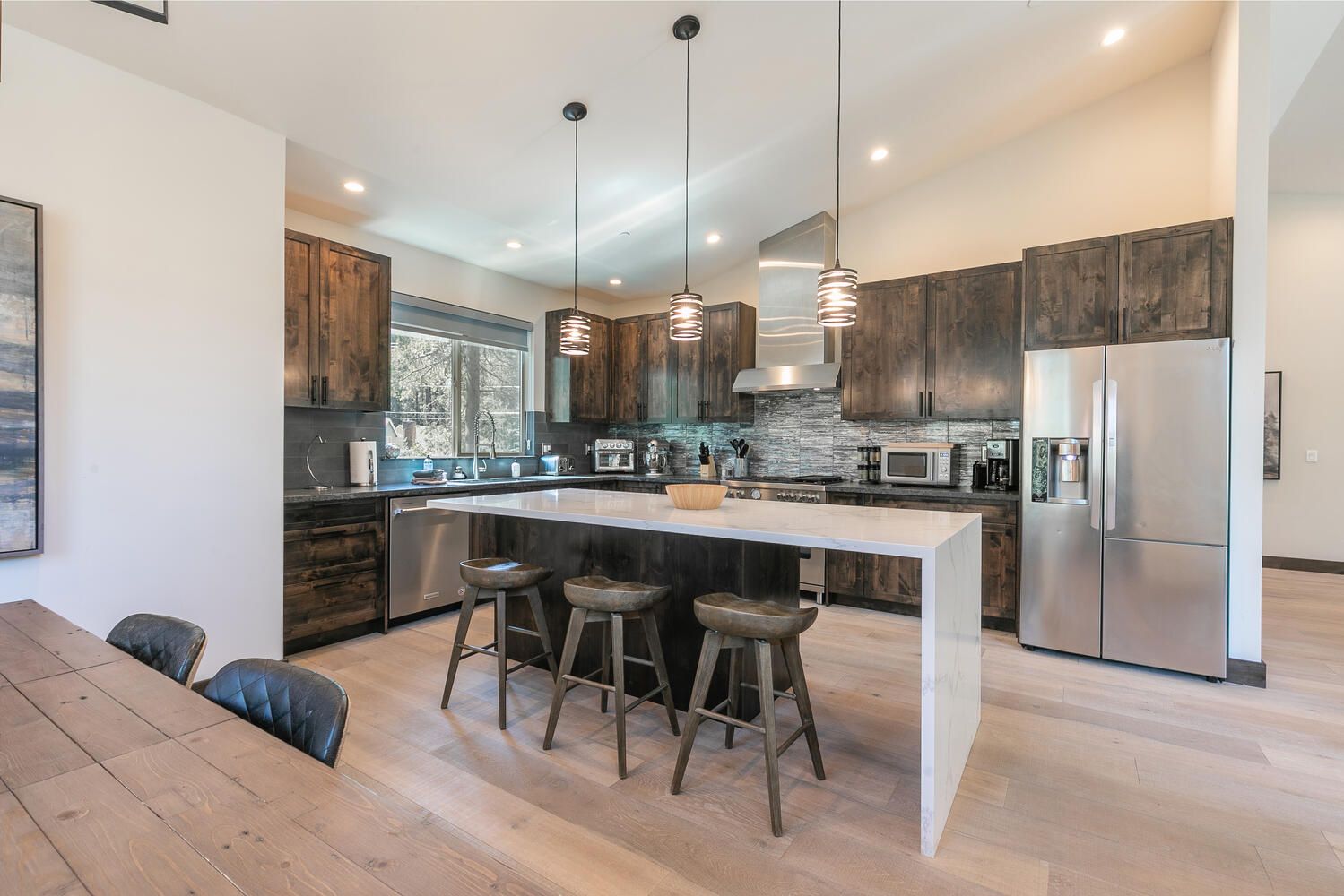 South Lake Tahoe, California, USA — 4-Bed Cabin With Hot Tub 2