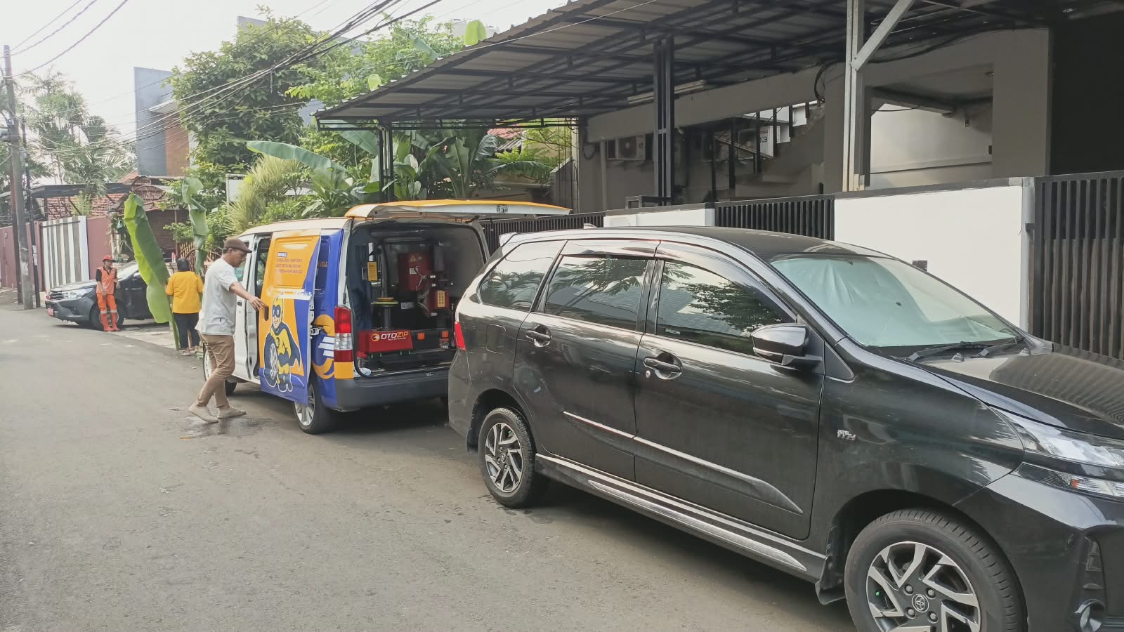 Dokumentasi Penanganan Darurat Lapangan Otomax x Otozip - Tambal Ban Mobil Dekat Kebon Jeruk Jakarta Barat: Panggil Teknisi 24 Jam