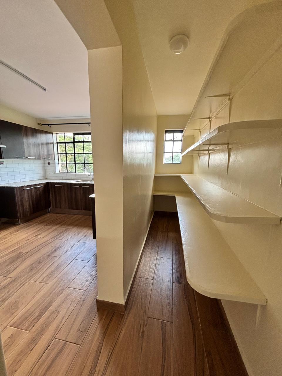 Ensuite 4-Bedroom Apartment with DSQ — photo 17 of 19