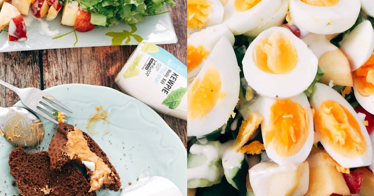 Eat clean- bữa trưa với Salad trứng luộc sốt pho mai và bánh mì ngũ cốc bơ lạc