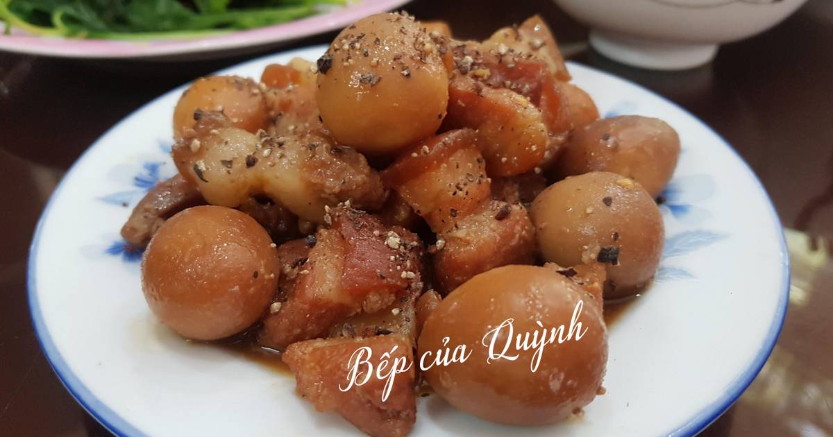 Thịt ba chỉ kho trứng cút