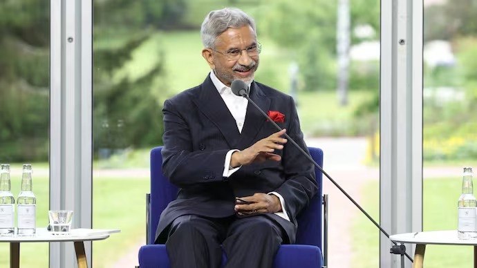 EAM Jaishankar Challenges West on Russian Oil, Cites European Arms Used Against India