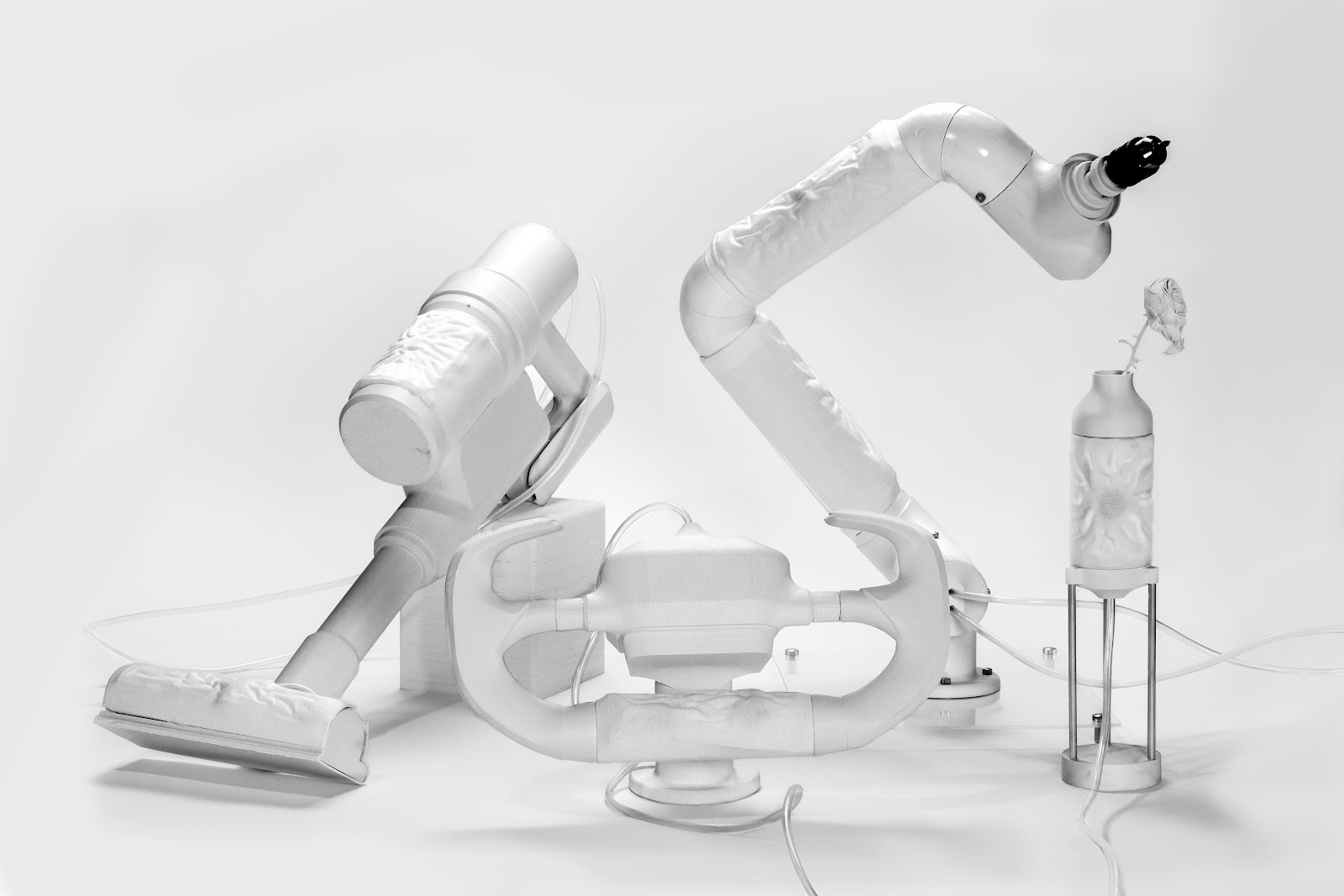 皮膚型インターフェースによる生物的[ヒト-モノ]コミュニケーションの構築