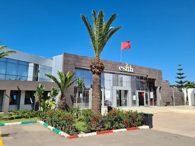 المدرسة العليا لصناعة النسيج والألبسة بالدارالبيضاء 