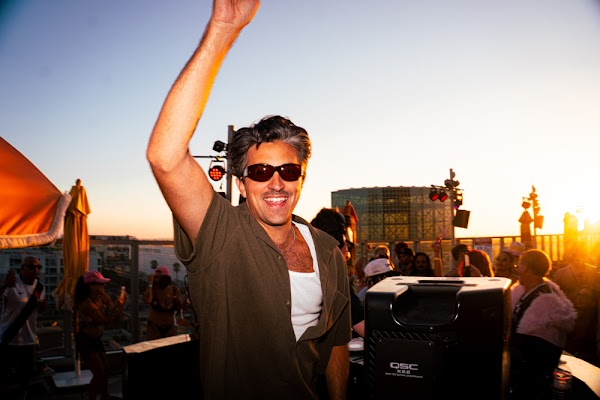 Phantoms - Pool Party photo 76