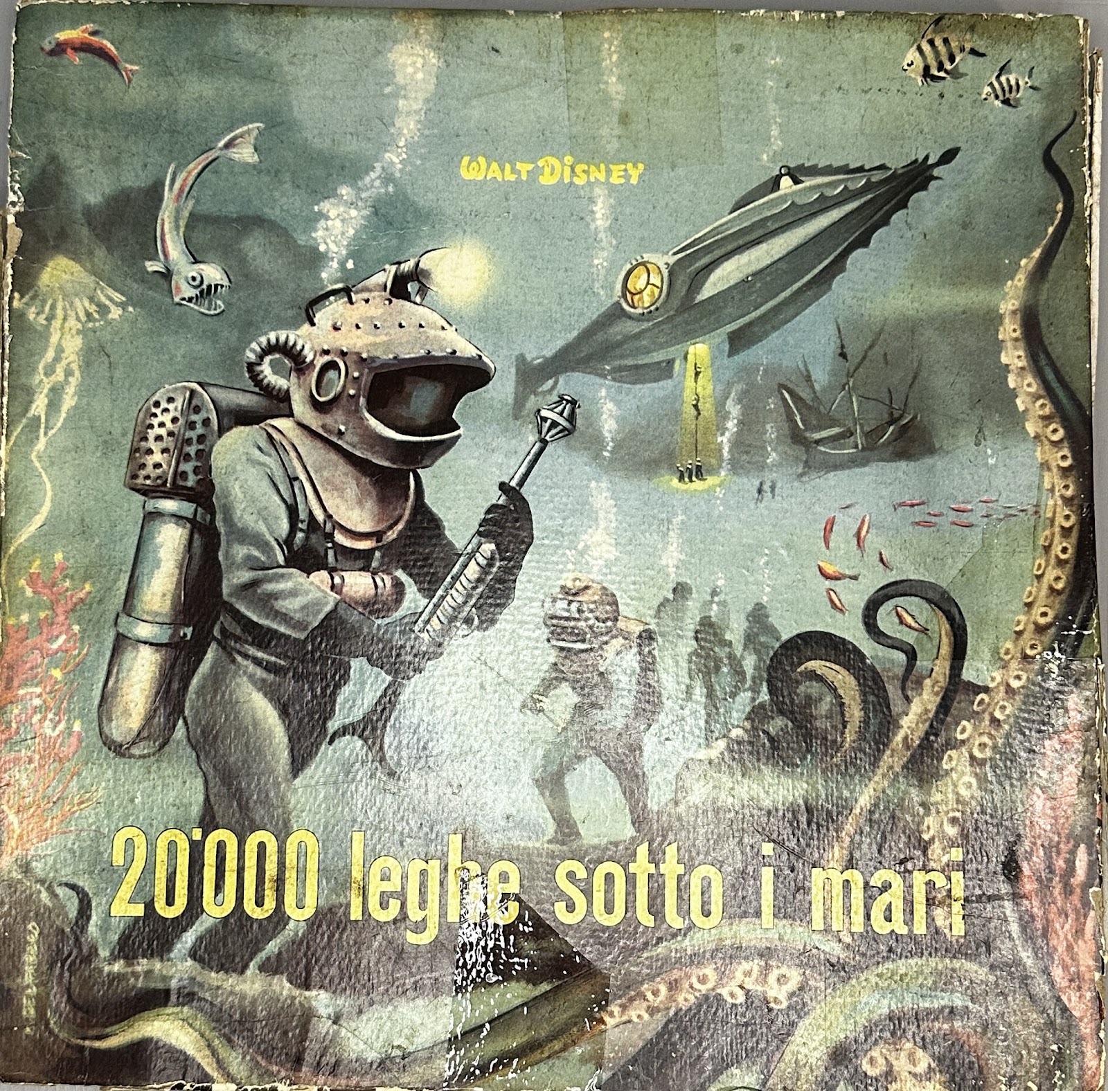 20,000 Leghe Sotto I Mari, the Italian edition board game published by Mondadori, based on Walt Disney's 20,000 Leagues Under the Sea, featuring Captain Nemo and the Nautilus.